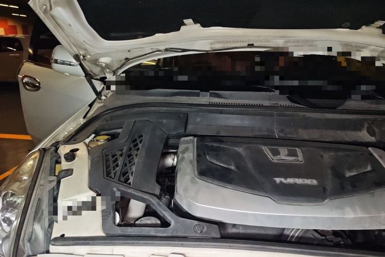 Used Luxgen Great 7 SUV 2013 Limited-Edition Sharp Edition 2.2T All-Wheel-Drive Prestige Model Engine Bay Right