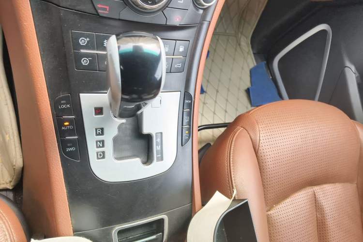Used Luxgen Great 7 SUV 2013 Limited-Edition Sharp Edition 2.2T All-Wheel-Drive Prestige Model Gear Lever