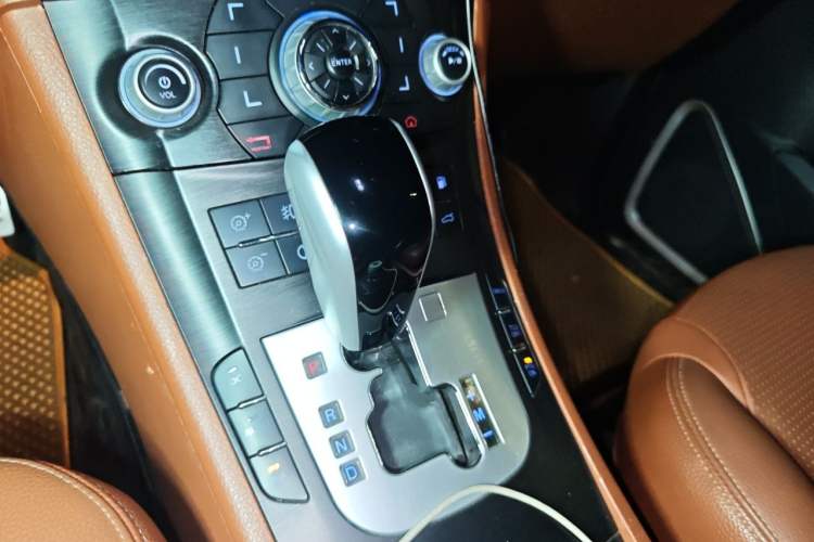 Used Luxgen Great 7 SUV 2013 Limited-Edition Sharp Edition 2.2T All-Wheel-Drive Prestige Model Gear Lever