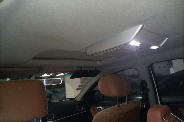 Used Luxgen Great 7 SUV 2013 Limited-Edition Sharp Model 2.2T Two-Wheel-Drive Smart Version Headliner