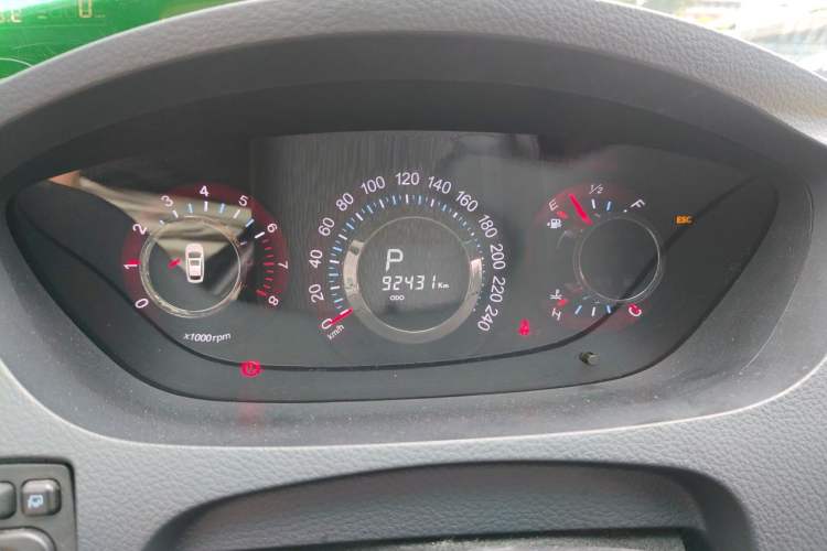 Used Luxgen Great 7 SUV 2013 Limited-Edition Sharp Edition 2.2T All-Wheel-Drive Prestige Model Instrument Cluster