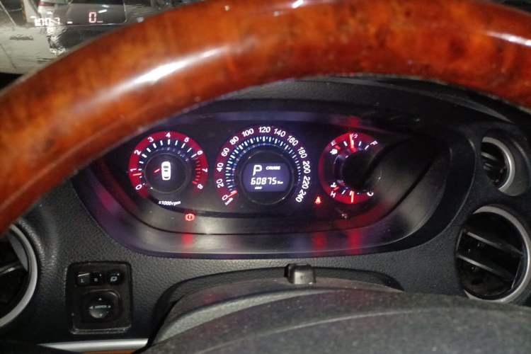 Used Luxgen Great 7 SUV 2013 Limited-Edition Sharp Model 2.2T Two-Wheel-Drive Smart Version Instrument Cluster