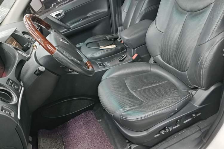 Used Luxgen Great 7 SUV 2013 Limited-Edition Sharp Model 2.2T Two-Wheel-Drive Smart Version Left Front Seat