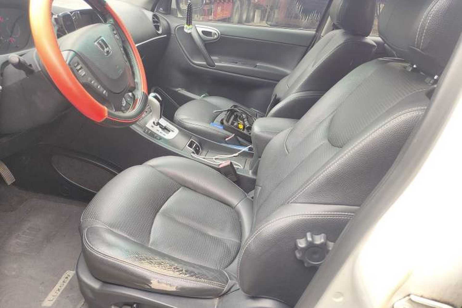 Used Luxgen Great 7 SUV 2013 Limited-Edition Sharp Model 2.2T Two-Wheel-Drive Smart Version Left Front Seat