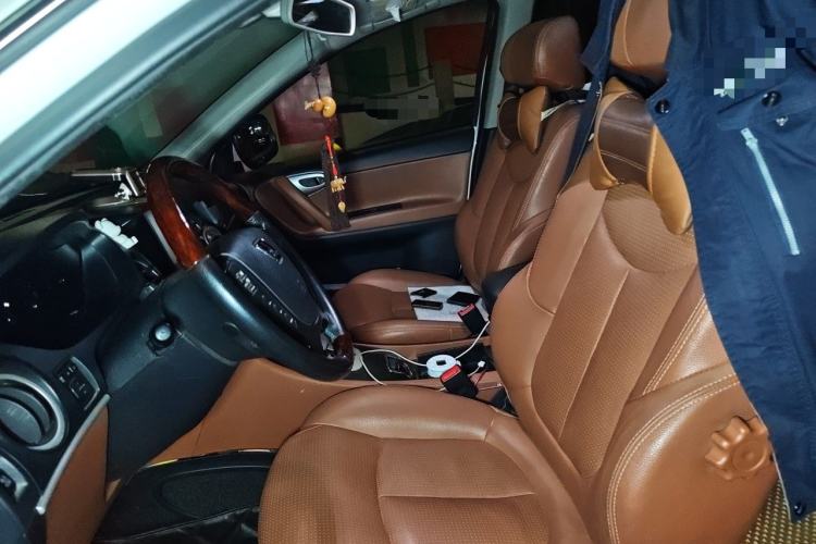 Used Luxgen Great 7 SUV 2013 Limited-Edition Sharp Edition 2.2T All-Wheel-Drive Prestige Model Left Front Seat