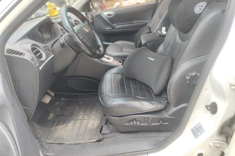 Used Luxgen Great 7 SUV 2013 Limited-Edition Sharp Edition 2.2T All-Wheel-Drive Prestige Model Left Front Seat