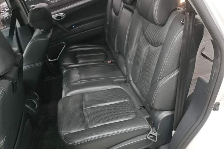 Used Luxgen Great 7 SUV 2013 Limited-Edition Sharp Model 2.2T Two-Wheel-Drive Smart Version Left Rear Seat