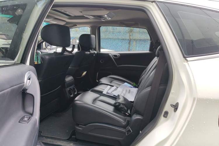 Used Luxgen Great 7 SUV 2013 Limited-Edition Sharp Edition 2.2T All-Wheel-Drive Prestige Model Left Rear Seat