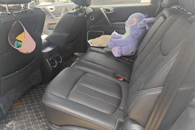 Used Luxgen Great 7 SUV 2013 Limited-Edition Sharp Model 2.2T Two-Wheel-Drive Smart Version Left Rear Seat