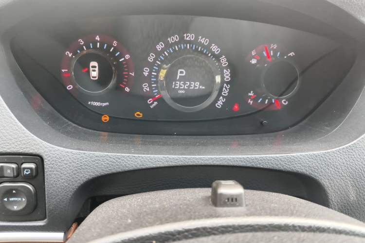 Used Luxgen Great 7 SUV 2013 Limited-Edition Sharp Edition 2.2T All-Wheel-Drive Prestige Model Odometer Close Up