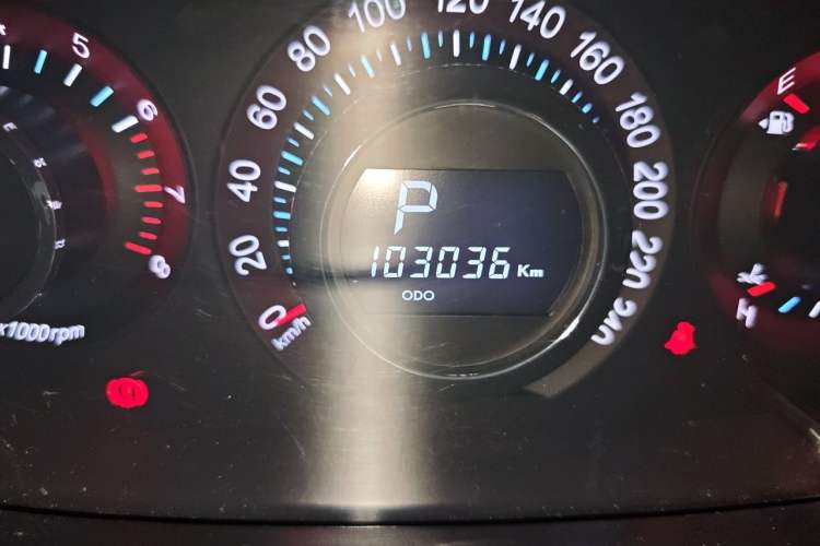 Used Luxgen Great 7 SUV 2013 Limited-Edition Sharp Edition 2.2T All-Wheel-Drive Prestige Model Odometer Close Up
