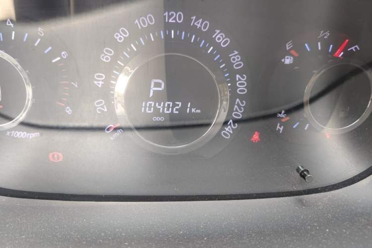 Used Luxgen Great 7 SUV 2013 Limited-Edition Sharp Edition 2.2T All-Wheel-Drive Prestige Model Odometer Close Up