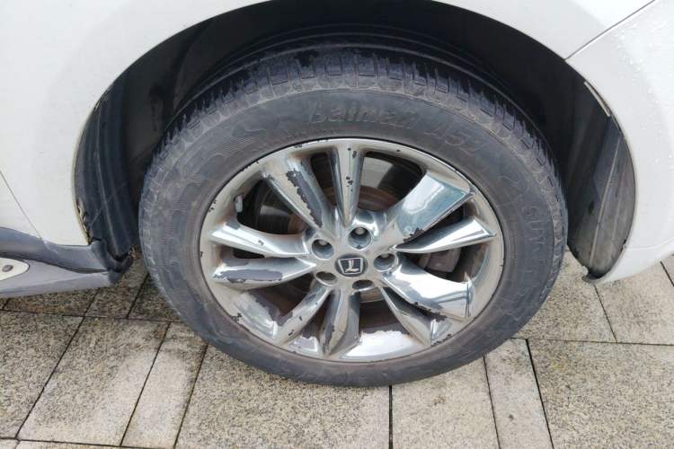 Used Luxgen Great 7 SUV 2013 Limited-Edition Sharp Edition 2.2T All-Wheel-Drive Prestige Model Right Front Wheel Hub