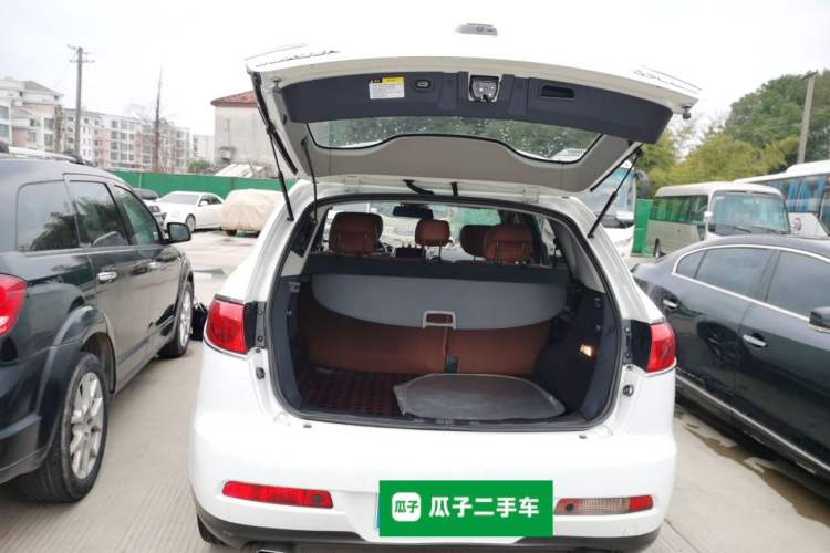 Used Luxgen Great 7 SUV 2013 Limited-Edition Sharp Model 2.2T Two-Wheel-Drive Smart Version Trunk