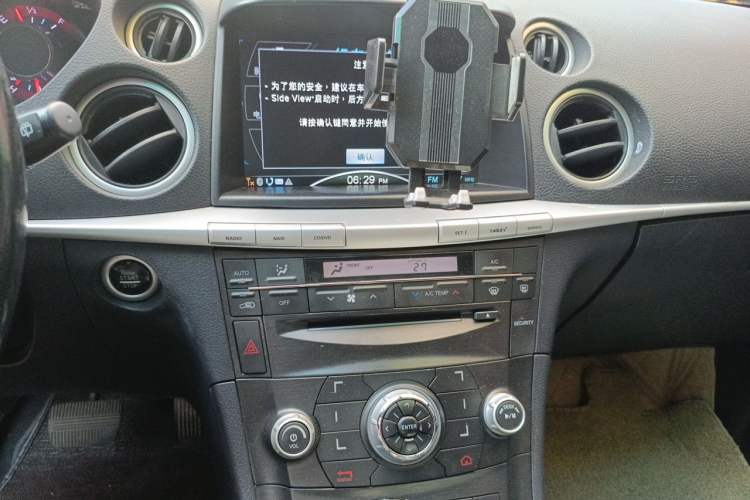 Used Luxgen Great 7 SUV 2013 Limited-Edition Sharp Model 2.2T Two-Wheel-Drive Smart Version Audio And AC Panel