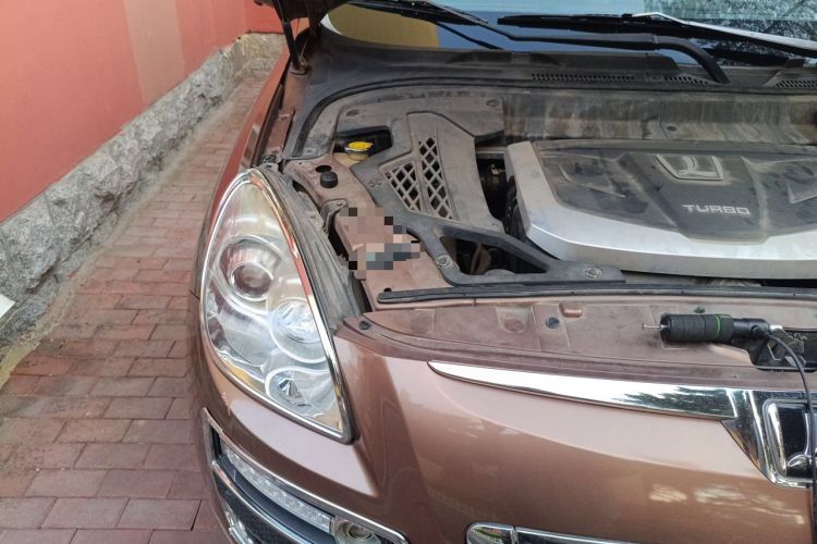 Used Luxgen Great 7 SUV 2013 Limited-Edition Sharp Model 2.2T Two-Wheel-Drive Smart Version Engine Bay Right