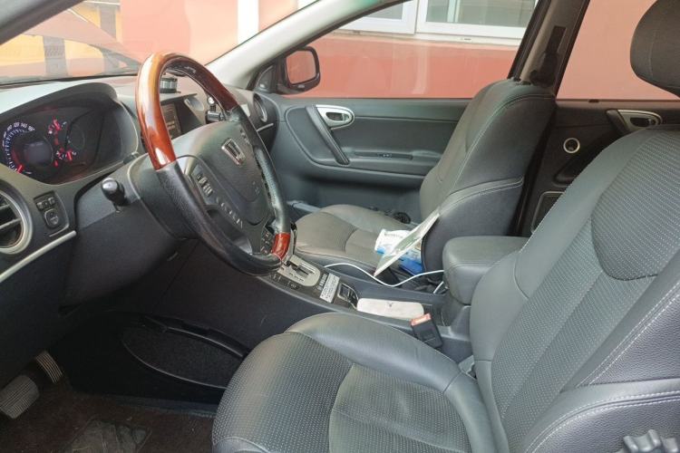 Used Luxgen Great 7 SUV 2013 Limited-Edition Sharp Model 2.2T Two-Wheel-Drive Smart Version Left Front Seat