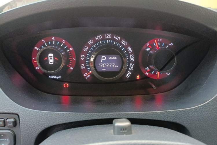 Used Luxgen Great 7 SUV 2013 Limited-Edition Sharp Model 2.2T Two-Wheel-Drive Smart Version Odometer Close Up