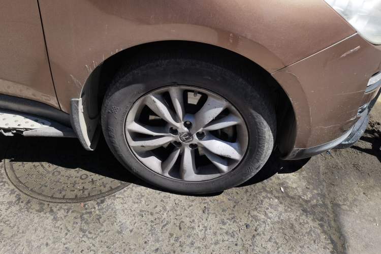 Used Luxgen Great 7 SUV 2013 Limited-Edition Sharp Edition 2.2T All-Wheel-Drive Prestige Model Right Front Wheel Hub