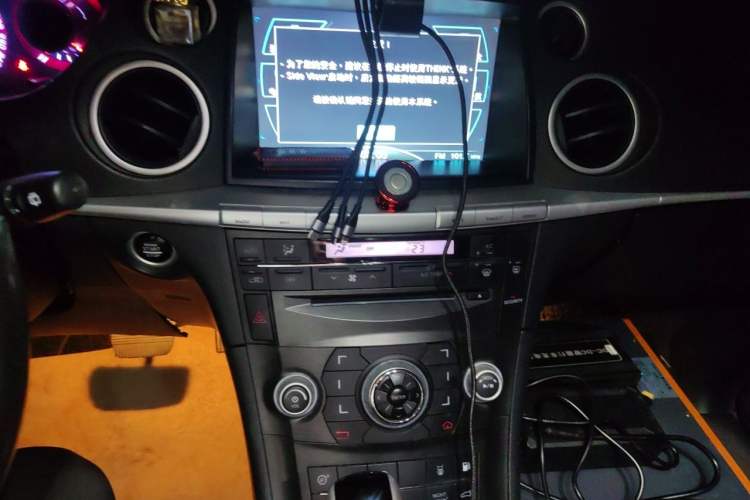 Used Luxgen Great 7 SUV 2014 2.2T Four-Wheel Drive Prestige Version Audio And AC Panel