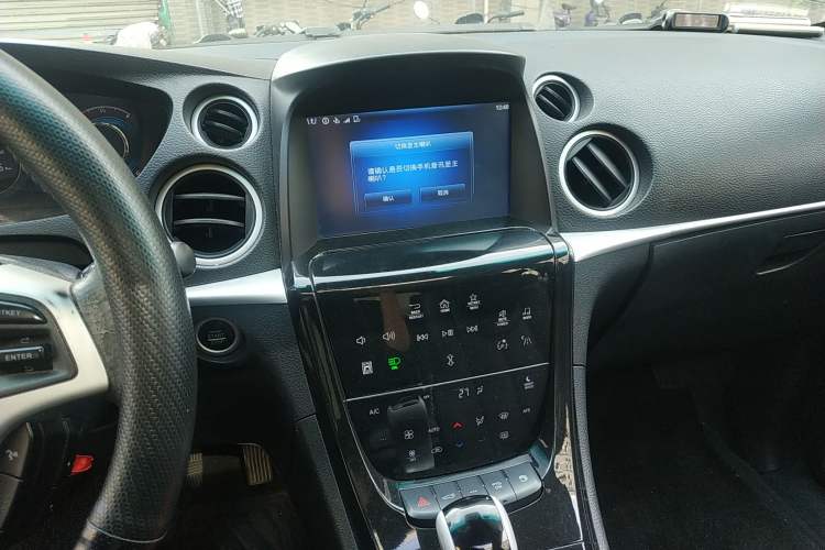 Used Luxgen Great 7 SUV 2014 2.2T Two-Wheel-Drive Smart Version Audio And AC Panel