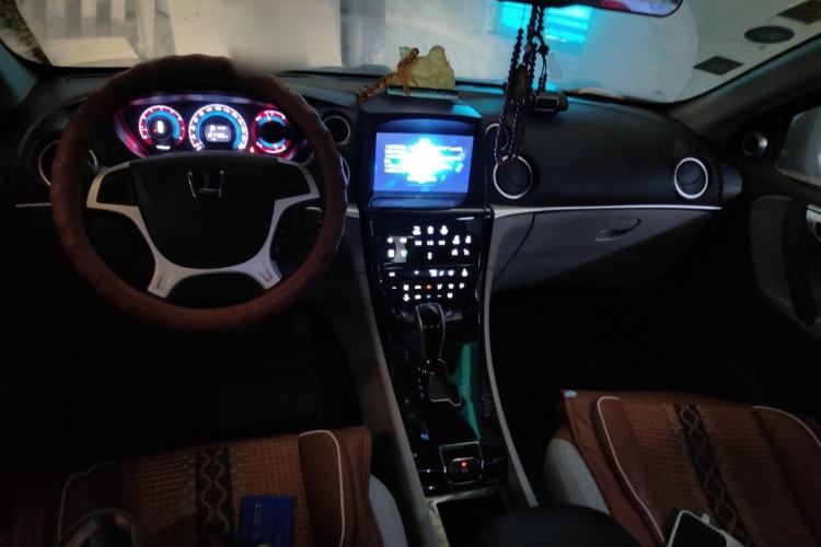 Used Luxgen Great 7 SUV 2014 2.2T Two-Wheel-Drive Smart Version Center Console