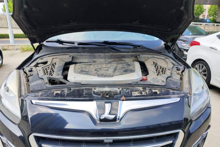 Used Luxgen Great 7 SUV 2014 2.2T Two-Wheel-Drive Smart Version Engine Bay