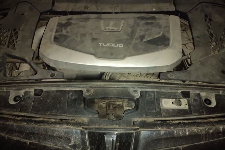 Used Luxgen Great 7 SUV 2014 2.2T Two-Wheel-Drive Smart Version Engine Bay
