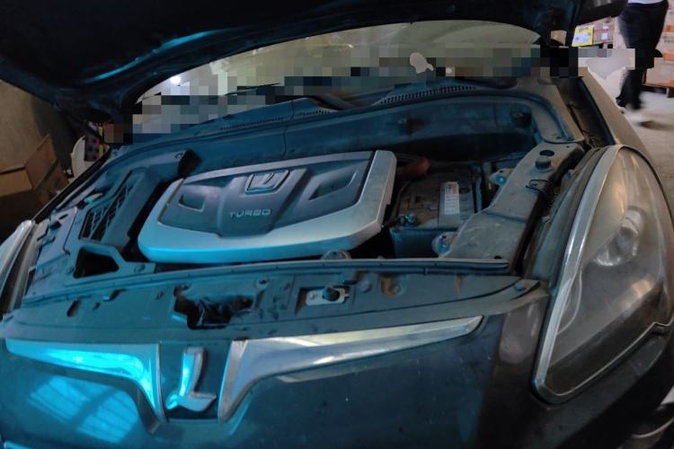 Used Luxgen Great 7 SUV 2014 2.2T Two-Wheel-Drive Smart Version Engine Bay