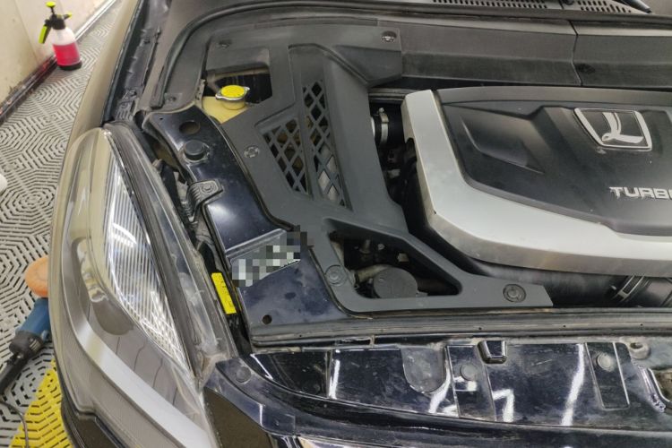 Used Luxgen Great 7 SUV 2014 2.2T Four-Wheel Drive Prestige Version Engine Bay Right