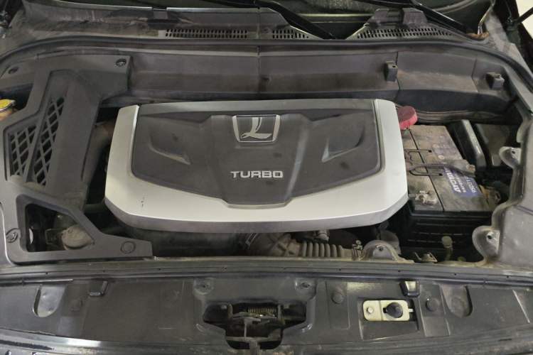 Used Luxgen Great 7 SUV 2014 2.2T Two-Wheel-Drive Smart Version Engine Bay