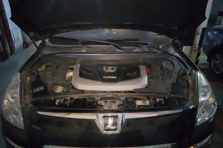 Used Luxgen Great 7 SUV 2014 2.2T Four-Wheel Drive Prestige Version Engine Bay