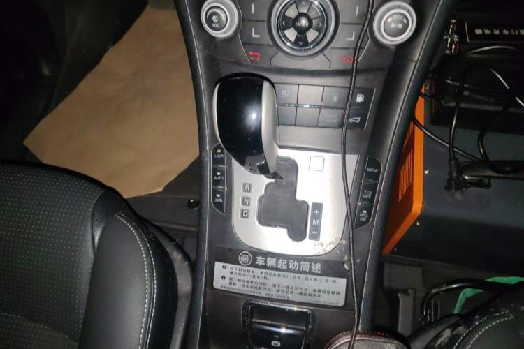 Used Luxgen Great 7 SUV 2014 2.2T Four-Wheel Drive Prestige Version Gear Lever