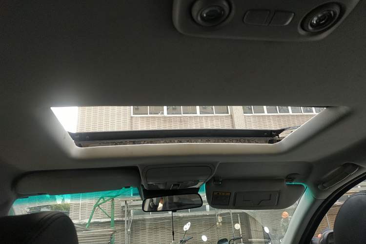 Used Luxgen Great 7 SUV 2014 2.2T Two-Wheel-Drive Smart Version Headliner