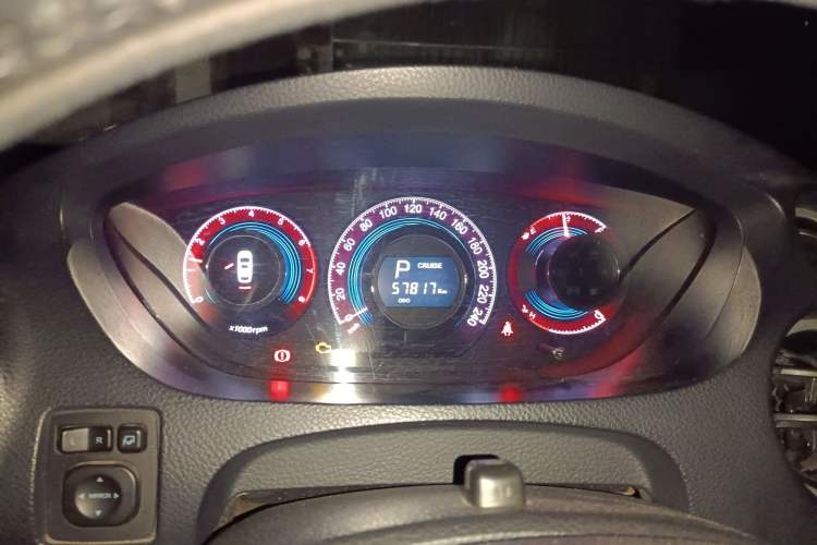 Used Luxgen Great 7 SUV 2014 2.2T Two-Wheel-Drive Smart Version Instrument Cluster