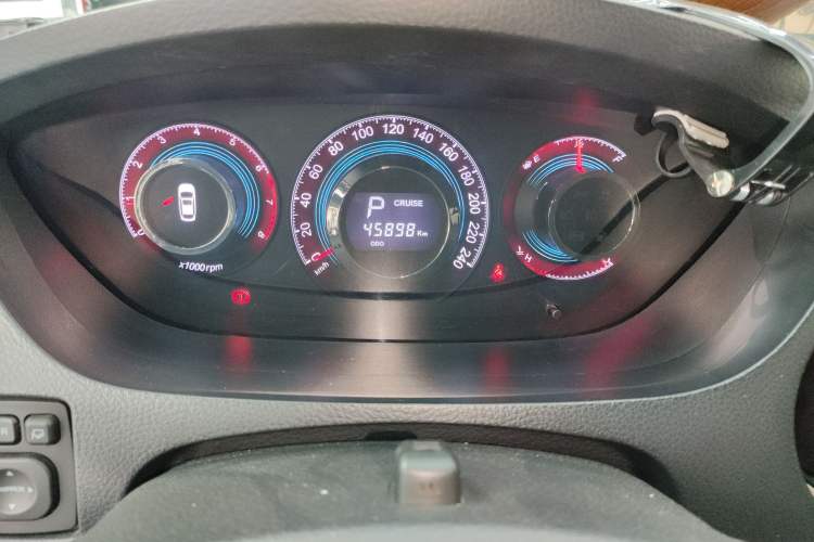 Used Luxgen Great 7 SUV 2014 2.2T Four-Wheel Drive Prestige Version Instrument Cluster