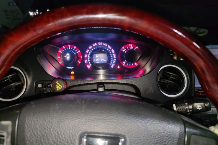 Used Luxgen Great 7 SUV 2014 2.2T Four-Wheel Drive Prestige Version Instrument Cluster