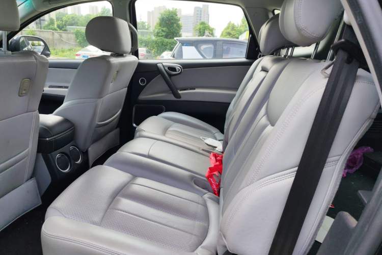 Used Luxgen Great 7 SUV 2014 2.2T Two-Wheel-Drive Smart Version Interior 1