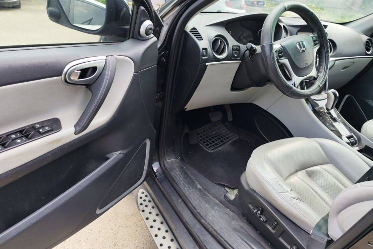 Used Luxgen Great 7 SUV 2014 2.2T Two-Wheel-Drive Smart Version Interior 2
