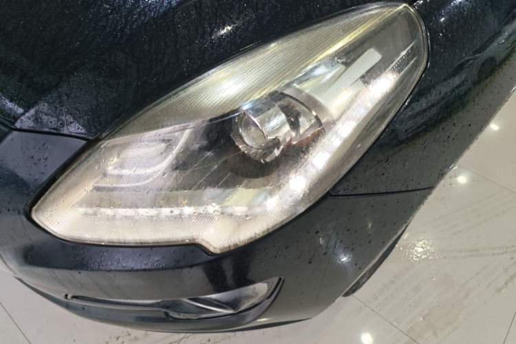 Used Luxgen Great 7 SUV 2014 2.2T Two-Wheel-Drive Smart Version Left Front Headlight