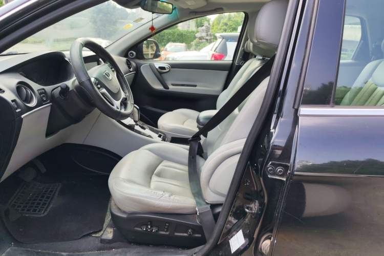 Used Luxgen Great 7 SUV 2014 2.2T Two-Wheel-Drive Smart Version Left Front Seat