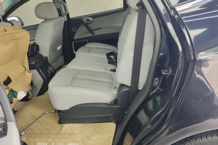 Used Luxgen Great 7 SUV 2014 2.2T Four-Wheel Drive Prestige Version Left Rear Seat