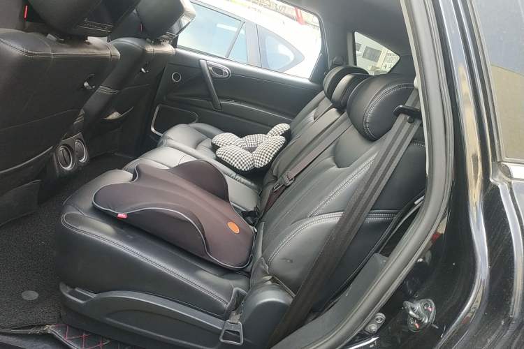 Used Luxgen Great 7 SUV 2014 2.2T Two-Wheel-Drive Smart Version Left Rear Seat