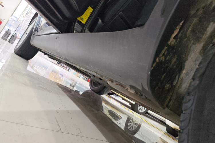 Used Luxgen Great 7 SUV 2014 2.2T Two-Wheel-Drive Smart Version Left Side Sill