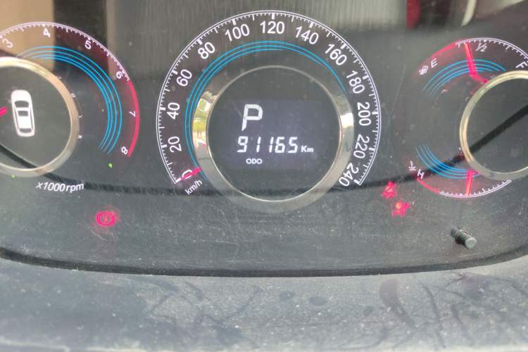 Used Luxgen Great 7 SUV 2014 2.2T Two-Wheel-Drive Smart Version Odometer Close Up
