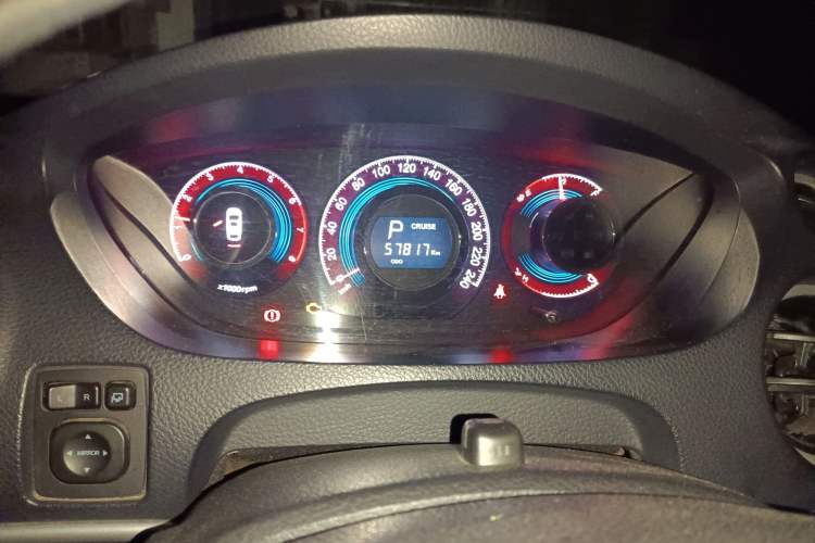 Used Luxgen Great 7 SUV 2014 2.2T Two-Wheel-Drive Smart Version Odometer Close Up
