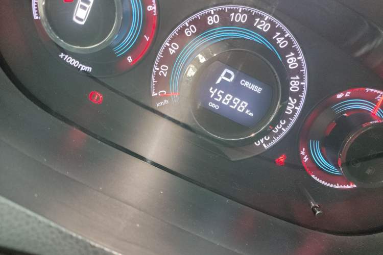 Used Luxgen Great 7 SUV 2014 2.2T Four-Wheel Drive Prestige Version Odometer Close Up