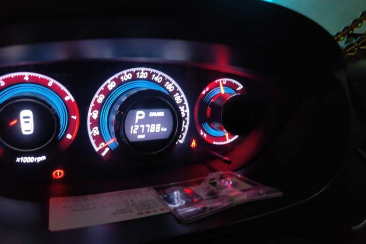 Used Luxgen Great 7 SUV 2014 2.2T Two-Wheel-Drive Smart Version Odometer Close Up