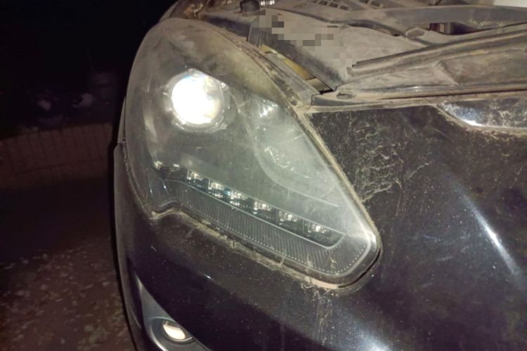 Used Luxgen Great 7 SUV 2014 2.2T Two-Wheel-Drive Smart Version Right Front Headlight