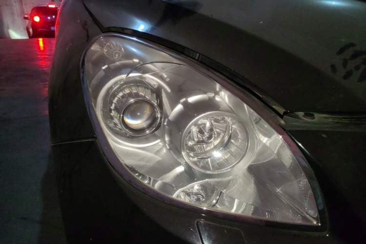 Used Luxgen Great 7 SUV 2014 2.2T Four-Wheel Drive Prestige Version Right Front Headlight
